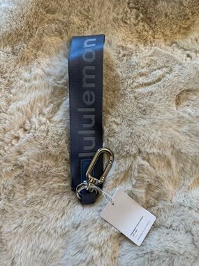 NWT Lululemon Never Lost Keychain